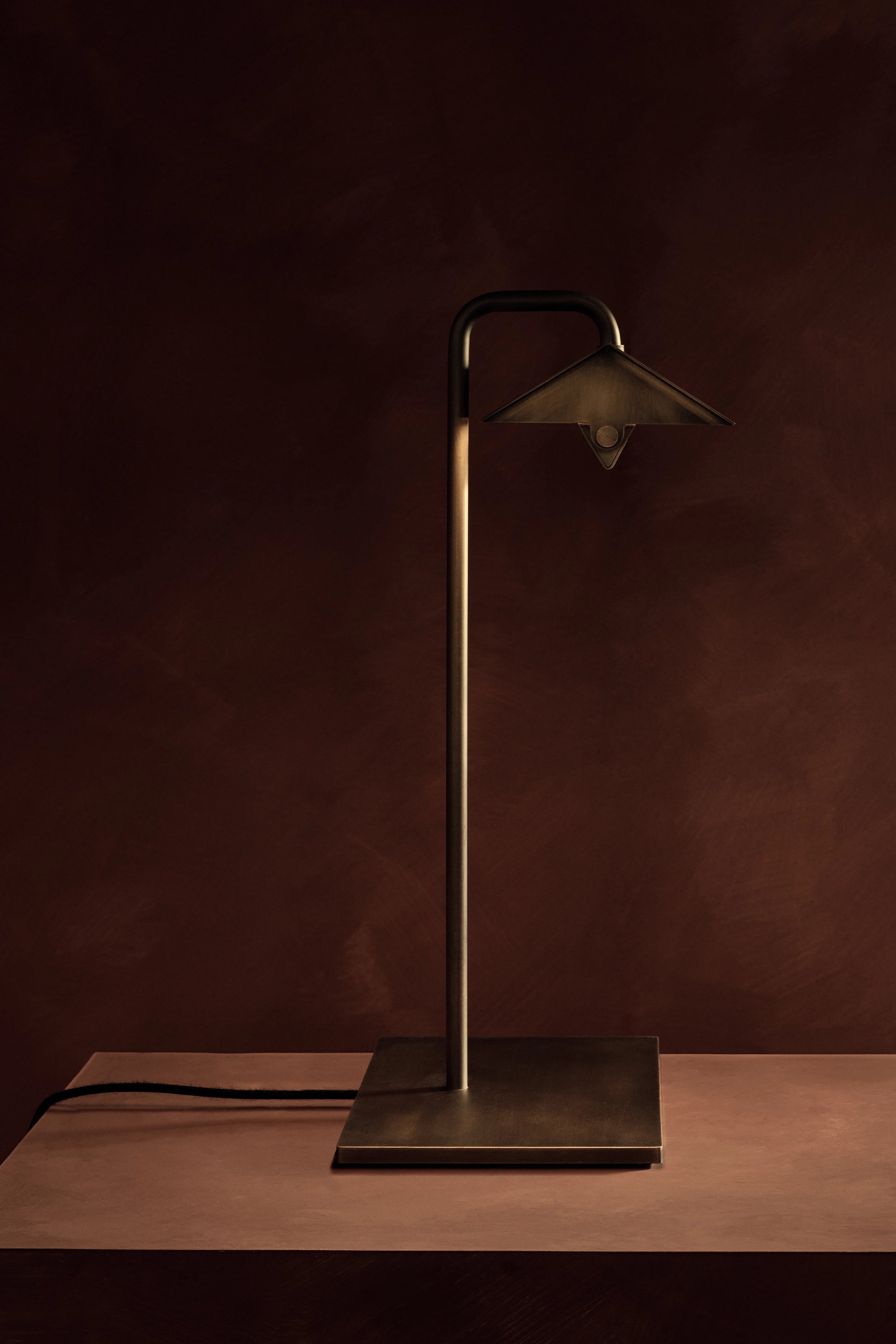 AVA TABLE