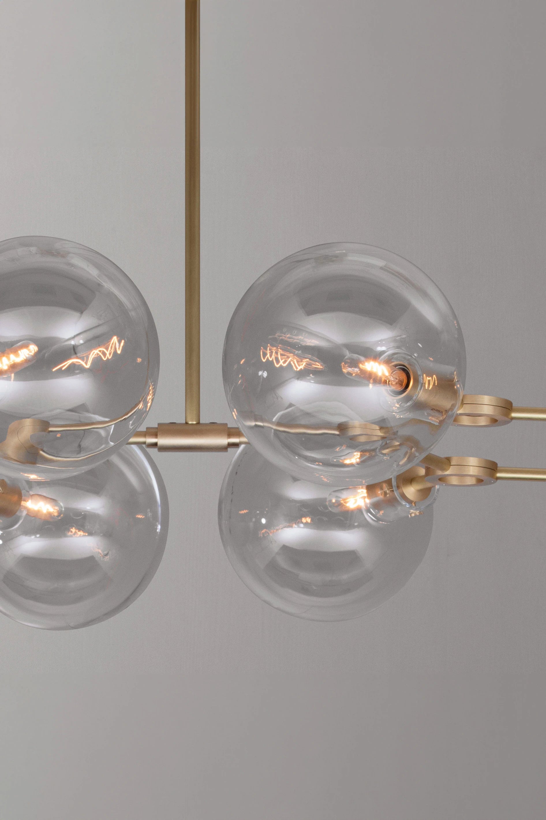 ORA 8 SYMMETRICAL CHANDELIER